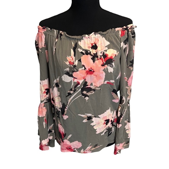 White House Black Market Tops - White House Black Market Boho Floral Off-Shoulder Olive Green Blouse Size MP